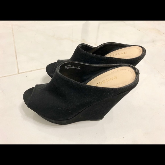 BLACK WEDGES HEEL OPEN TOES - Picture 2 of 3